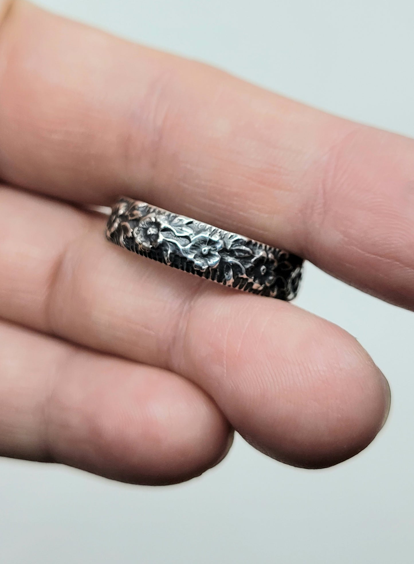 Floral Patterned Ring Band-R8-13