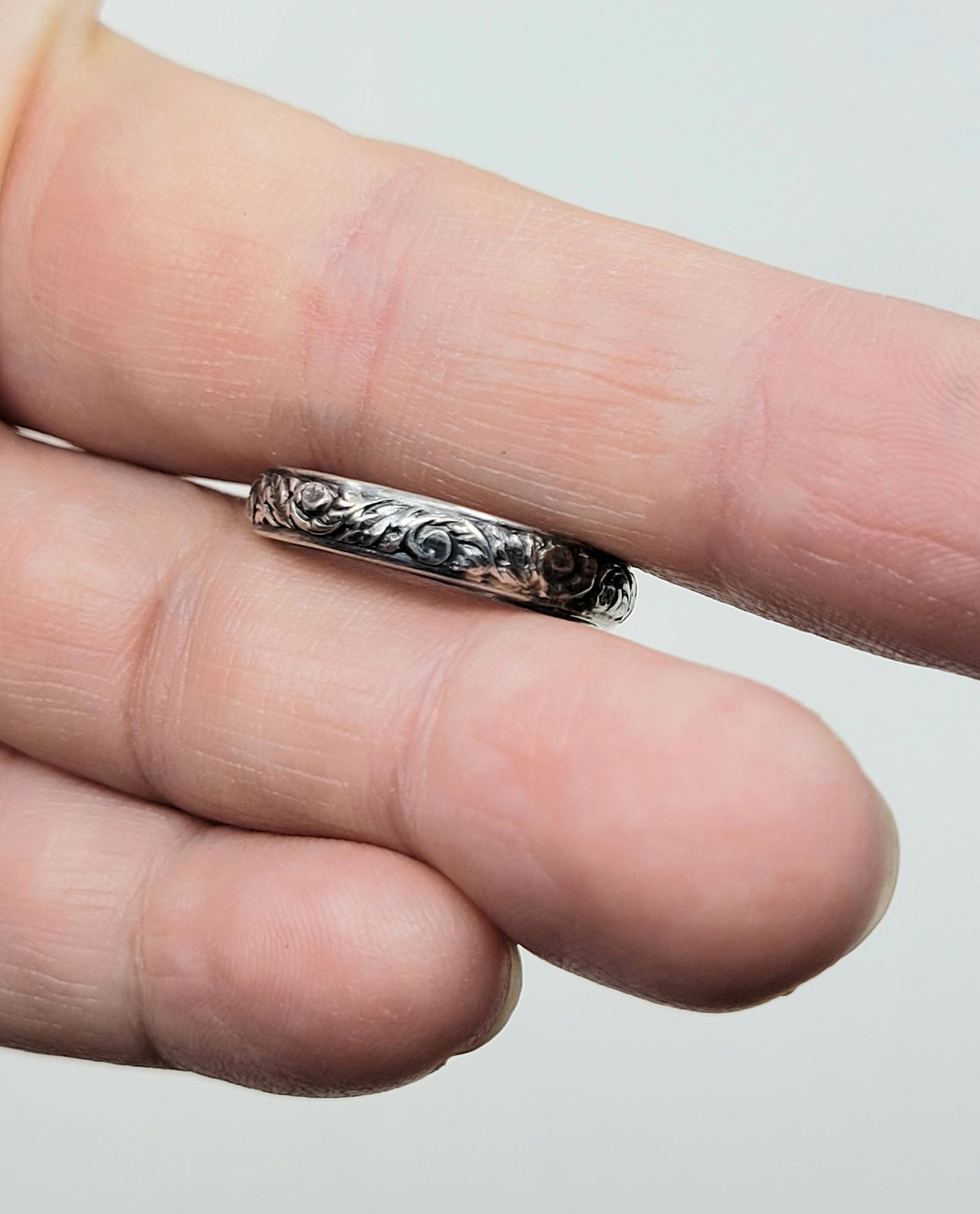 Scroll Patterned Ring Band-R7-13