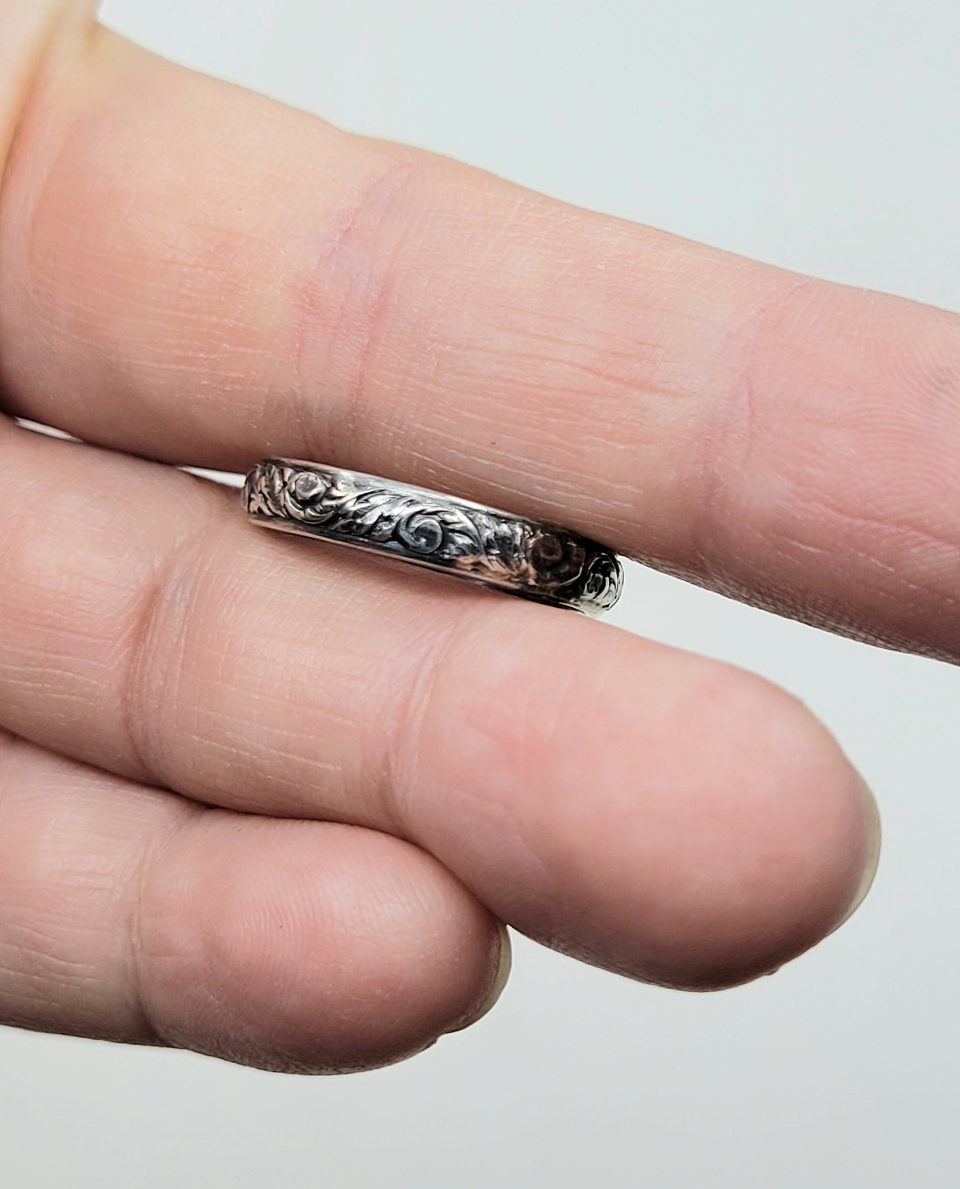 Scroll Patterned Ring Band-R7-13